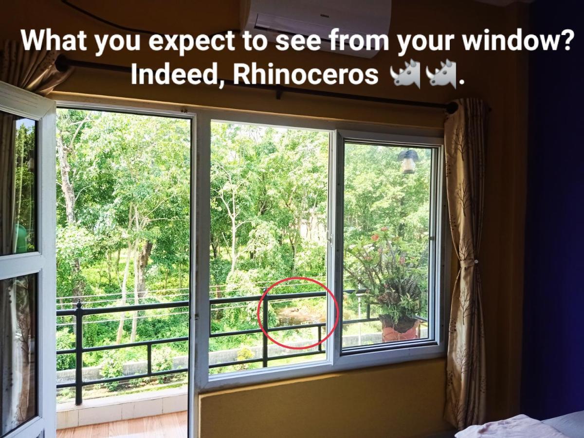 Hotel Rhinoceros-Homestay Sauraha Ngoại thất bức ảnh