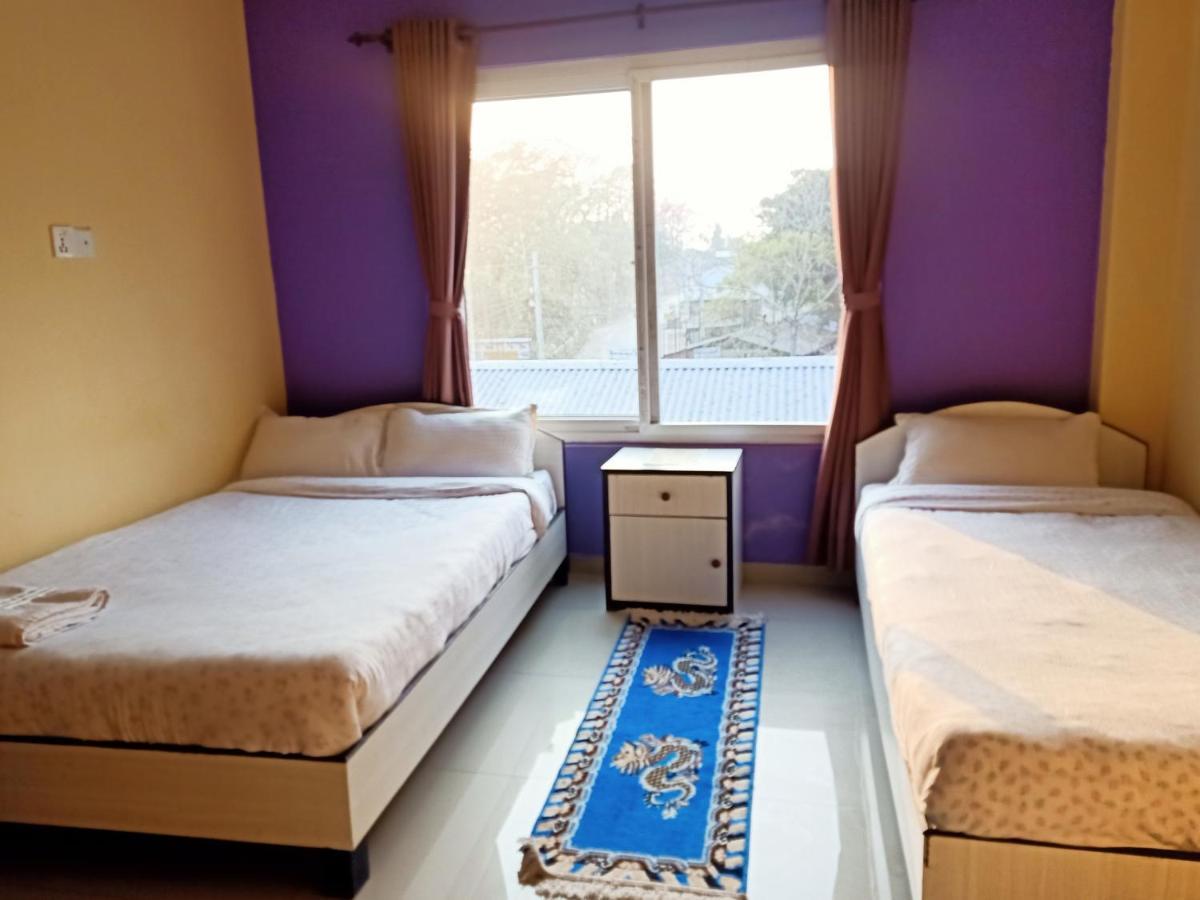 Hotel Rhinoceros-Homestay Sauraha Ngoại thất bức ảnh