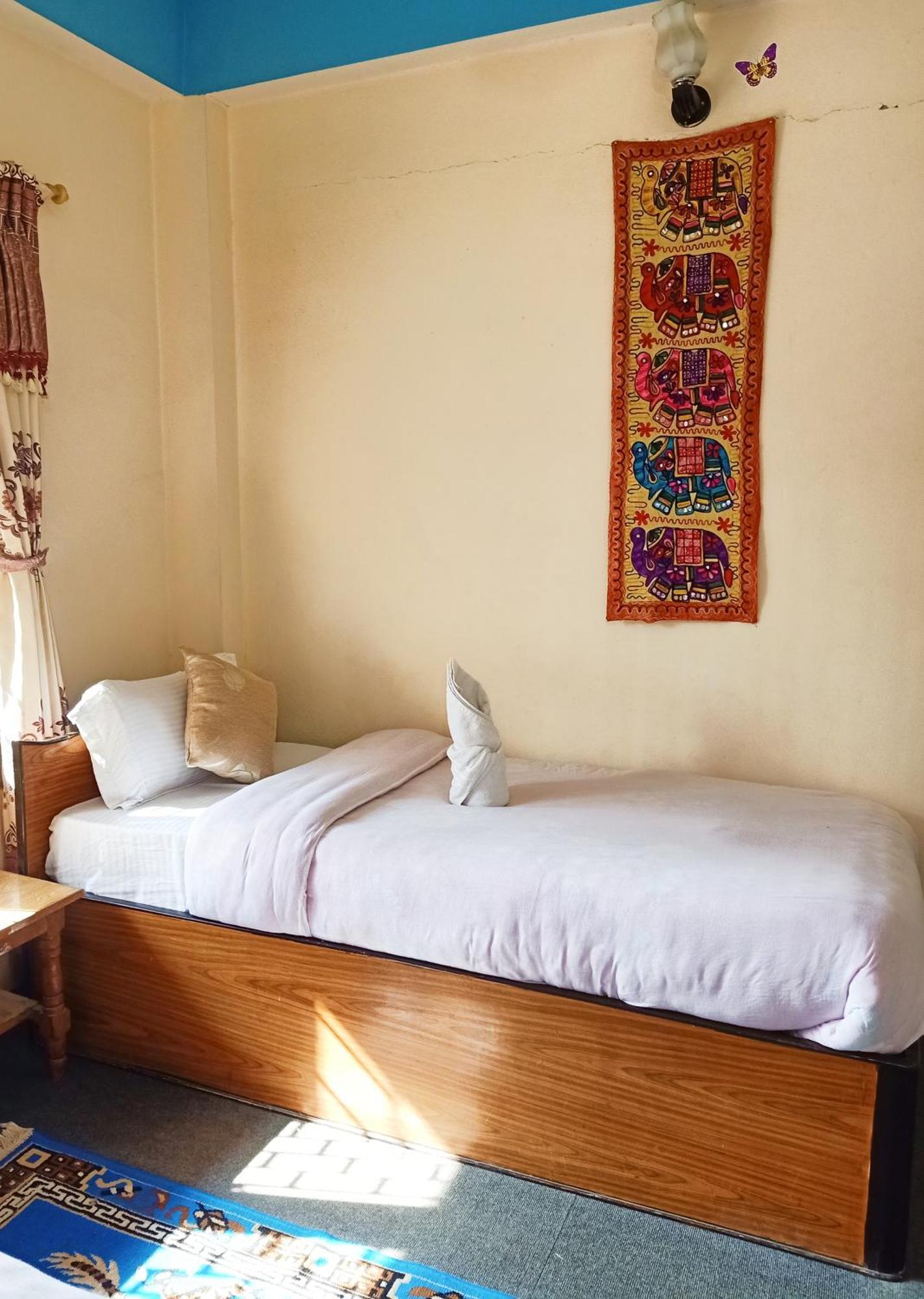 Hotel Rhinoceros-Homestay Sauraha Ngoại thất bức ảnh